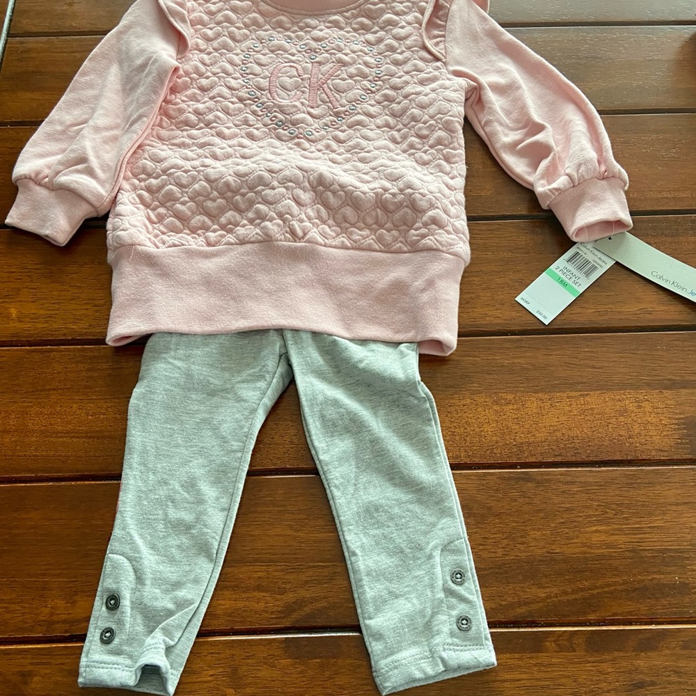 Baby Girl Calvin Klein outfit NWT - size 18 moths